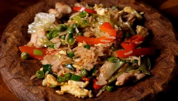 
Как приготовить жареный рис с овощами и яйцом на сковороде вкусно по простым рецептам	