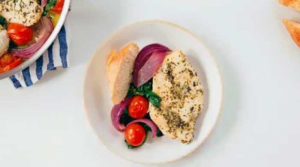 Куриная грудка на сковороде с овощами, простой и вкусный рецепт post thumbnail image