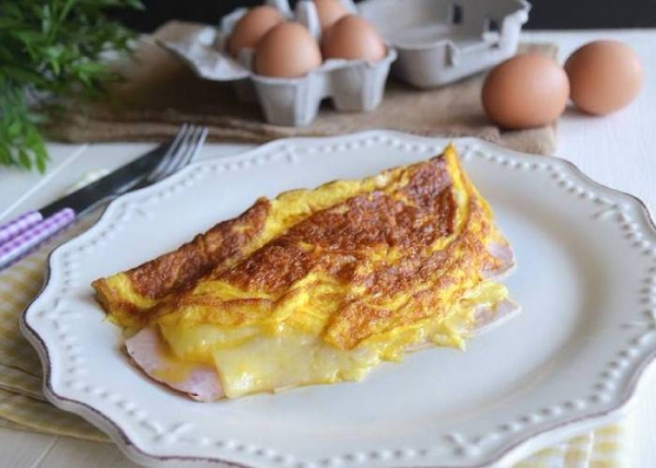 Омлет на сковороде с молоком и сыром — 5 простых рецептов с фото
Омлет на сковороде с молоком и сыром — 5 простых рецептов с фото
