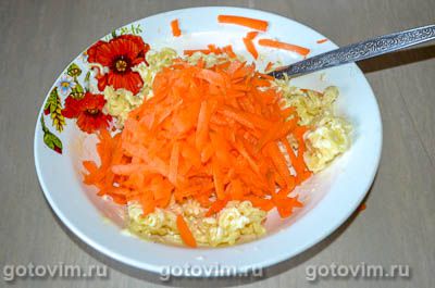 Салат из лапши быстрого приготовления с плавленым сырком и морковью Салат из лапши быстрого приготовления с плавленым сырком и морковью