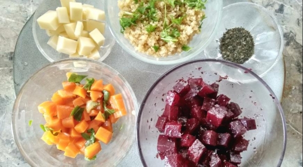 Салат с киноа, свеклой и сыром для ланч-бокса, пошаговый рецепт с фото Салат с киноа, свеклой и сыром для ланч-бокса, пошаговый рецепт с фото