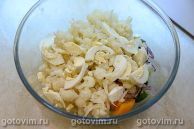 Салат из цветной капусты с сыром моцарелла