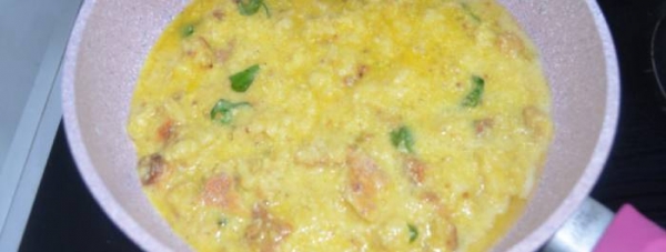 Омлет на сковороде с молоком и сыром — 5 простых рецептов с фото
Омлет на сковороде с молоком и сыром — 5 простых рецептов с фото