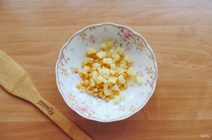 "Буржуйский" салат с ананасом и курицей "Буржуйский" салат с ананасом и курицей