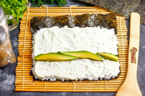Роллы с курицей и авокадо Роллы с курицей и авокадо