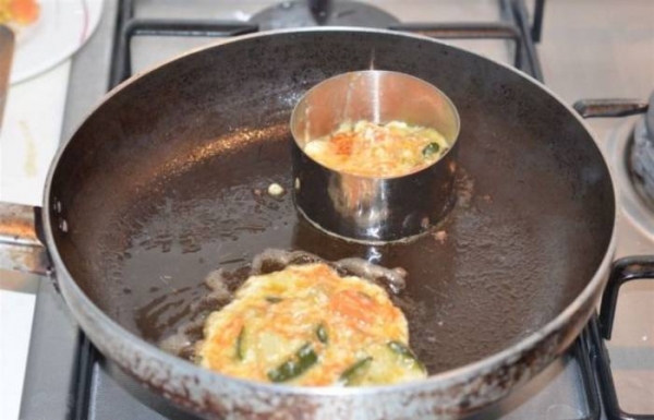 Омлет на сковороде с молоком и сыром — 5 простых рецептов с фото
Омлет на сковороде с молоком и сыром — 5 простых рецептов с фото
