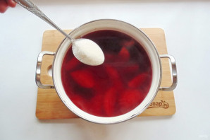 Компот из ежевики и яблок Компот из ежевики и яблок