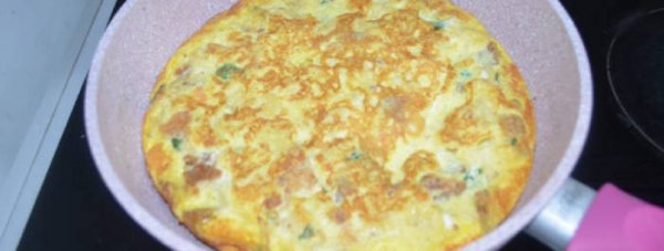 Омлет на сковороде с молоком и сыром — 5 простых рецептов с фото
Омлет на сковороде с молоком и сыром — 5 простых рецептов с фото