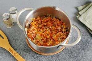 Рисовая каша с колбасой Рисовая каша с колбасой