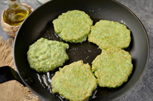 Драники из брокколи Драники из брокколи