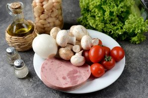 Салат с фасолью, ветчиной и грибами Салат с фасолью, ветчиной и грибами