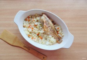Морской окунь с рисом в духовке Морской окунь с рисом в духовке