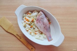 Морской окунь с рисом в духовке Морской окунь с рисом в духовке