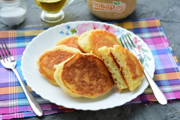 Оладьи с сыром на кефире post thumbnail image
