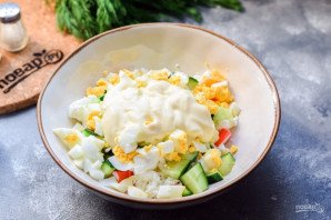Салат с крабовыми палочками и творогом Салат с крабовыми палочками и творогом