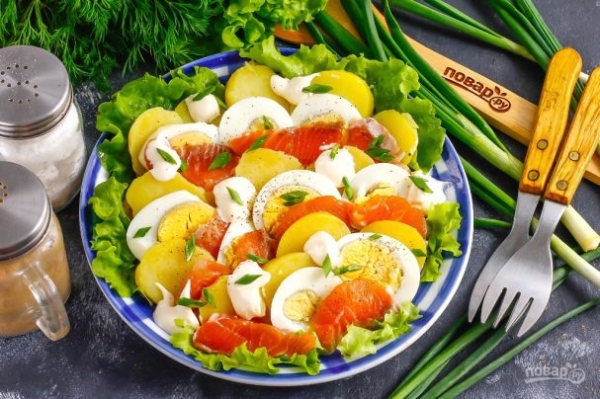 Салат «Норвежский» с семгой post thumbnail image