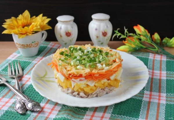 Салат с корейской морковью, курицей и ананасами post thumbnail image
