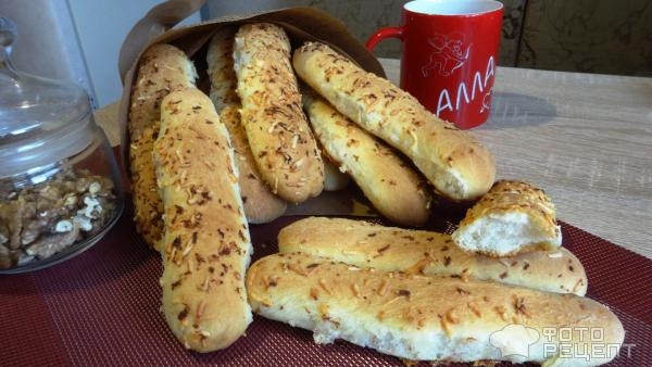 Рецепт: Мини багеты с обсыпкой из сыра и колбасы — Любимый хлебушек и детей и взрослых. post thumbnail image
