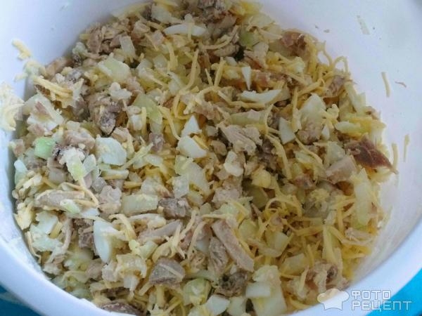 Рецепт: Салат с курицей - с сыром и сухариками Рецепт: Салат с курицей - с сыром и сухариками