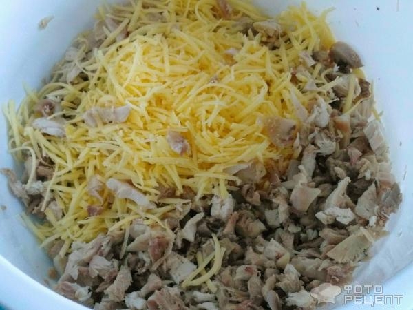 Рецепт: Салат с курицей - с сыром и сухариками Рецепт: Салат с курицей - с сыром и сухариками