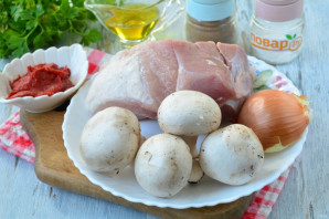 Мясные рулетики в томатном соусе Мясные рулетики в томатном соусе