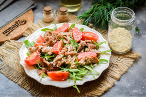 Салат с рукколой и индейкой Салат с рукколой и индейкой