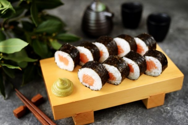 Роллы «Сяке маки» post thumbnail image