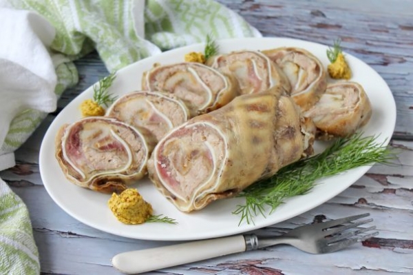 Рулет из свиных ушей post thumbnail image