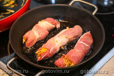 Крученики волынские из свинины с капустой, запеченные в сметане Крученики волынские из свинины с капустой, запеченные в сметане