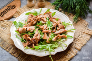 Салат с рукколой и индейкой Салат с рукколой и индейкой