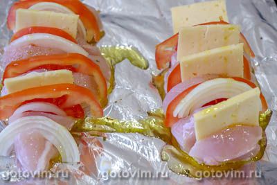 Запеченное куриное филе с сыром и помидорами Запеченное куриное филе с сыром и помидорами