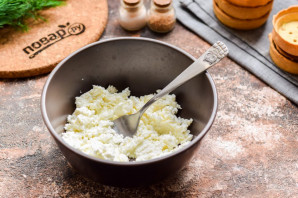 Тарталетки с творожным сыром и крабовыми палочками Тарталетки с творожным сыром и крабовыми палочками