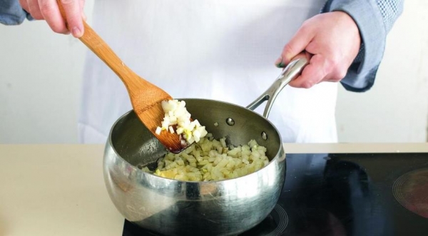 Суп из шампиньонов со&nbsp;сливками , пошаговый рецепт с фото