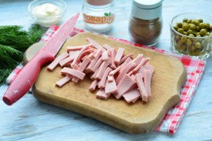Слоеный салат из пекинской капусты