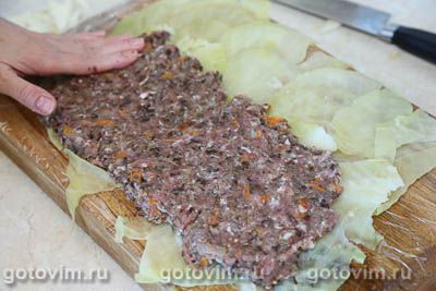 Рулет из капусты с мясом под хрустящей хлебной корочкой Рулет из капусты с мясом под хрустящей хлебной корочкой
