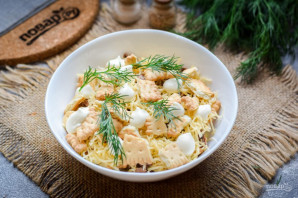 Салат с тунцом и крекерами Салат с тунцом и крекерами