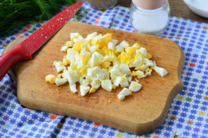 Салат с бужениной и кукурузой