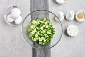 Салат из яиц и зеленого лука Салат из яиц и зеленого лука