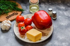 Салат из печеного болгарского перца с помидорами Салат из печеного болгарского перца с помидорами