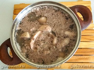 Почки свиные, тушенные с солеными огурцами Почки свиные, тушенные с солеными огурцами
