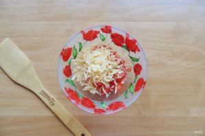 Салат с перепелиными яйцами и крабовыми палочками Салат с перепелиными яйцами и крабовыми палочками