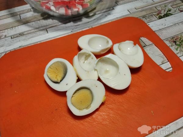 Рецепт: Легкий салат с крабовыми палочками - с добавлением сельдерея Рецепт: Легкий салат с крабовыми палочками - с добавлением сельдерея