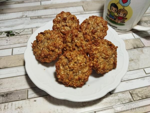 Рецепт: Овсяные кексы - с яблочным повидлом, когда нет куриных яиц, сахара и муки