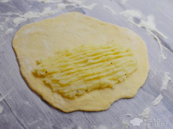 Рецепт: Жареные пирожки с картофелем - "Лапти" на сковороде. Вкусно и сытно! Рецепт: Жареные пирожки с картофелем - "Лапти" на сковороде. Вкусно и сытно!