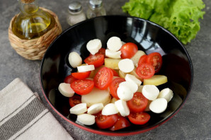 Салат с копченой салакой Салат с копченой салакой