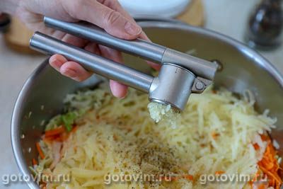 Запеканка из капусты с картофелем и морковью