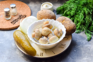 Салат с солеными грибами и картофелем Салат с солеными грибами и картофелем