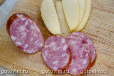 Булочки, фаршированные сыром и колбасой Булочки, фаршированные сыром и колбасой