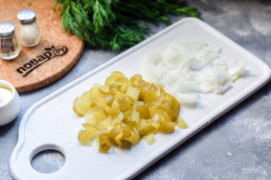 Салат с солеными грибами и картофелем Салат с солеными грибами и картофелем