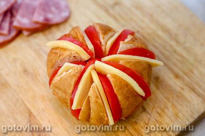 Булочки, фаршированные сыром и колбасой Булочки, фаршированные сыром и колбасой
